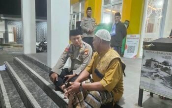 Personel Polairud Polresta Balikpapan melaksanakan patroli perairan dan menyampaikan imbauan kamtibmas kepada masyarakat pesisir/Hibata.id