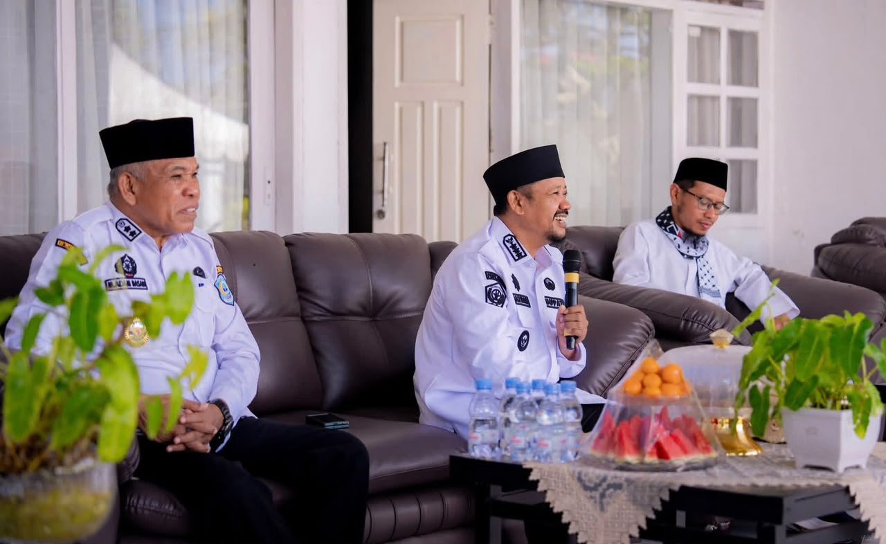 Bupati Buton Tengah Azhari menegaskan tidak akan memberi izin kepada ASN dan PPPK yang ingin mencalonkan diri sebagai anggota BPD pada pemilihan mendatang/Hibata.id