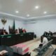 Mantan Ketua DPRD Kabupaten Gorontalo Syam T. Ase menjalani sidang perdana perkara dugaan korupsi kelebihan pembayaran tunjangan DPRD di Pengadilan Tipikor Gorontalo, Rabu (21/10/2026)/Hibata.id