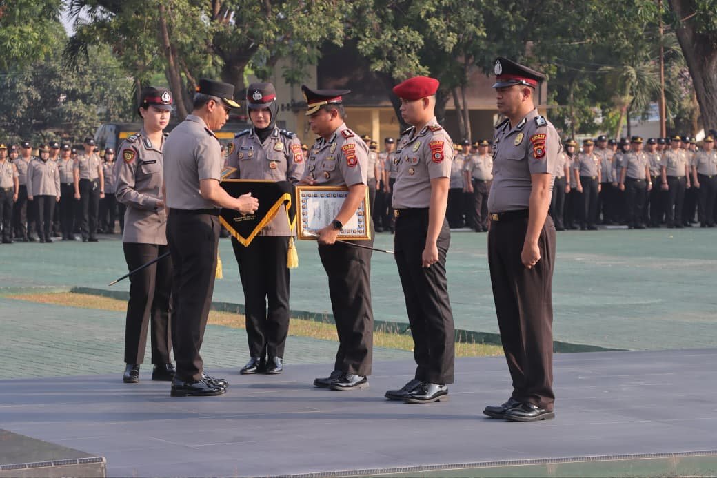 Polres Pohuwato menangani 30 kasus PETI. Kapolda Gorontalo memberi penghargaan kepada 26 personel dan menekankan pentingnya pencegahan/Hibata.id