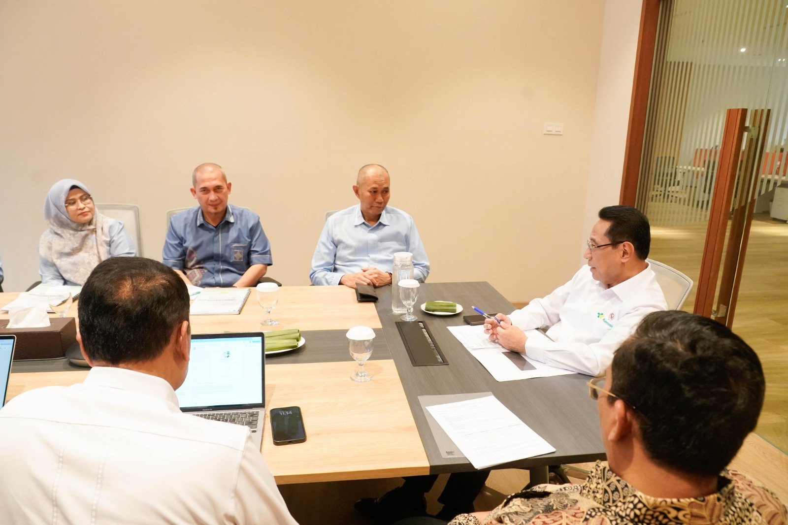Audiensi jajaran RSUD Prof. Dr. H. Aloei Saboe dengan Wakil Menteri Kesehatan RI, Benjamin Paulus Octavianus, di Kantor Kementerian Kesehatan, Jakarta, Selasa, 20 Oktober 2026. (Foto: Humas)