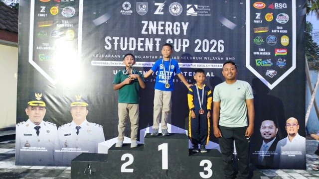 Raditya Anugrah Katili, siswa kelas IV MIS Baitul Makmur Kotamobagu, menorehkan prestasi membanggakan dalam kejuaraan renang antarpelajar se-Bolaang Mongondow Raya (BMR).