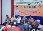 La Ode Muslimin menyerap aspirasi warga Boneoge, Wongko, dan Lolibu di Lakudo. Usulan mencakup bantuan nelayan, jalan tani, irigasi, pendidikan, UMKM, dan lapangan kerja/Hibata.id