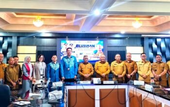 Kabupaten Gorontalo meraih peringkat pertama evaluasi TP2DD se-Sulawesi. Capaian ini didukung inovasi transaksi nontunai dan persiapan KKPD/Hibata.id
