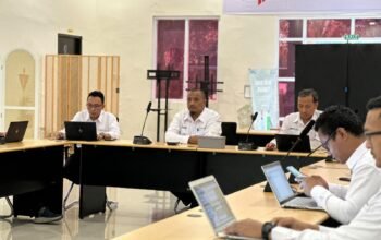 Manager PLN Nusantara Power UP Gorontalo Yan Suprayogi memberikan arahan kepada pegawai untuk memperkuat kolaborasi, inovasi, dan profesionalisme dalam menjaga keandalan pembangkit serta mendukung penyediaan listrik bagi masyarakat di Gorontalo dan Sulawesi Tengah, dalam momentum Hari Sumpah Pemuda 2026/Hibata.id
