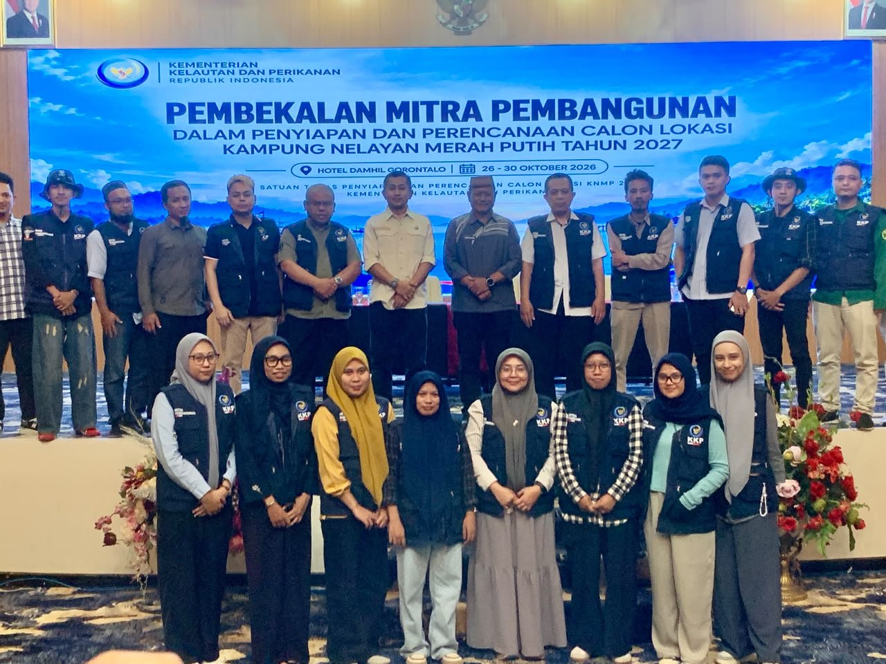 KKP membekali calon surveyor di Gorontalo untuk menyiapkan lokasi Kampung Nelayan Merah Putih 2027 melalui survei dan perencanaan yang akurat/Hibata.id