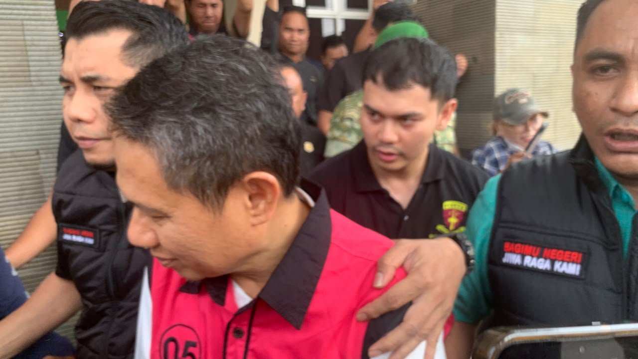 Kejati Gorontalo Tahan Mantan Penjabat Gubernur Hamka Hendra Noer dalam Kasus Video Wall/Hibata.id