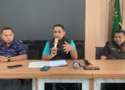 Kejaksaan Tinggi (Kejati) Gorontalo menggelar konferensi pers usai menahan mantan Penjabat Gubernur Gorontalo, Hamka Hendra Noer, dalam kasus dugaan korupsi pengadaan Command Centre Video Wall tahun anggaran 2022/Hibata.id
